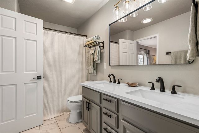 8126 Blackberry Way, Decatur, AR 72722