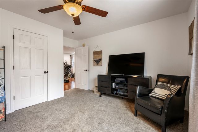 8126 Blackberry Way, Decatur, AR 72722