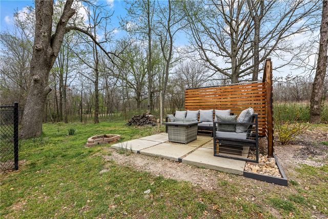 8126 Blackberry Way, Decatur, AR 72722