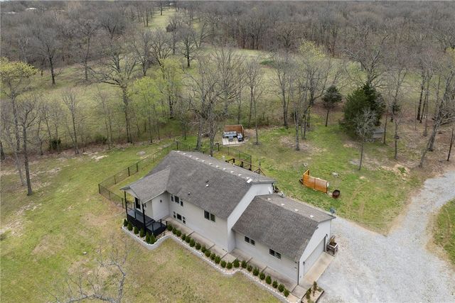 8126 Blackberry Way, Decatur, AR 72722