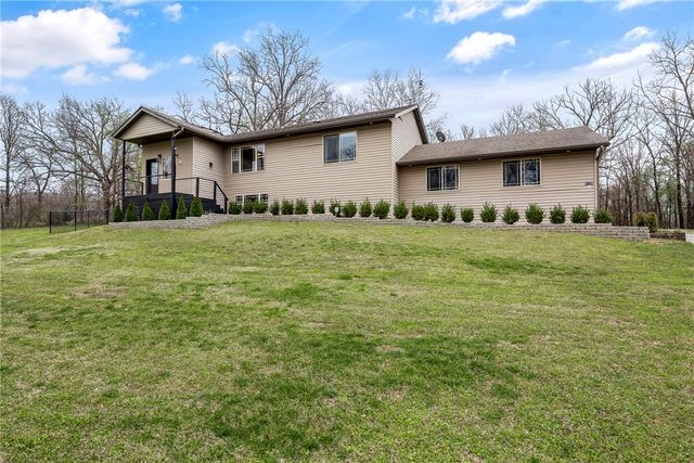 8126 Blackberry Way, Decatur, AR 72722