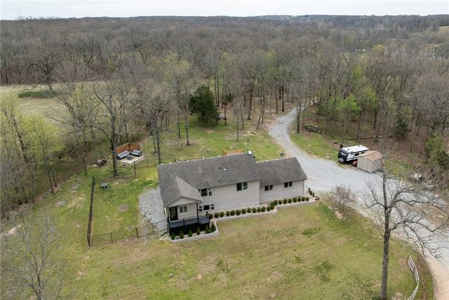 8126 Blackberry Way, Decatur, AR 72722