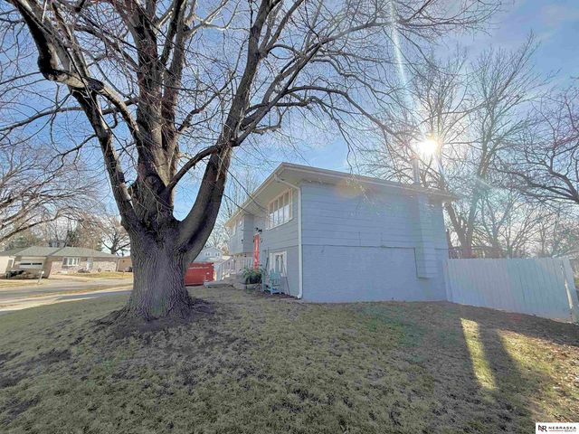 1731 N 76th Street, Lincoln, NE 68505