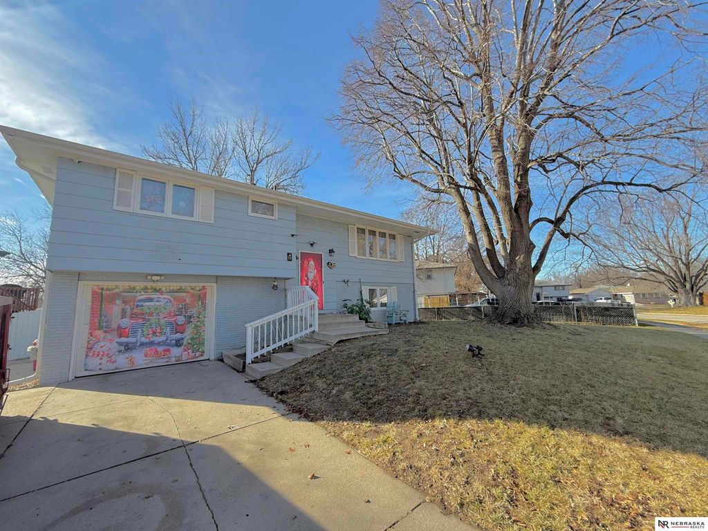 1731 N 76th Street, Lincoln, NE 68505
