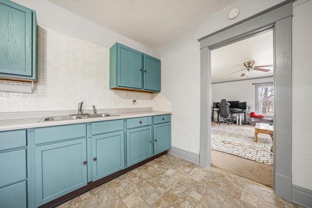 717 W SOUTH PARK AVENUE, Oshkosh, WI 54904