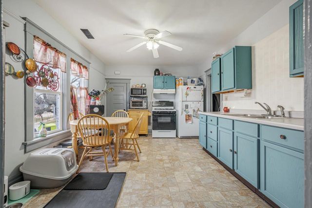 717 W SOUTH PARK AVENUE, Oshkosh, WI 54904