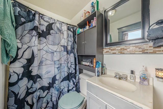 717 W SOUTH PARK AVENUE, Oshkosh, WI 54904