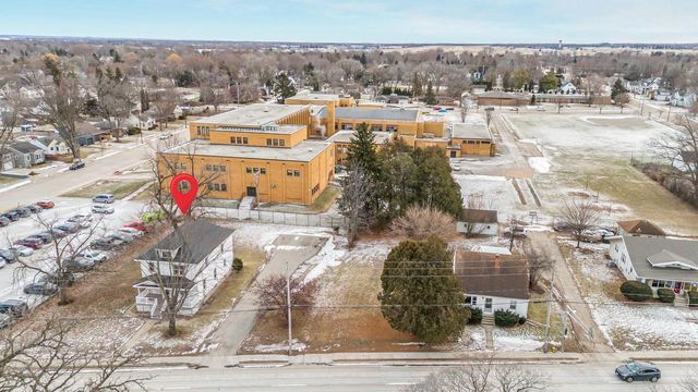 717 W SOUTH PARK AVENUE, Oshkosh, WI 54904