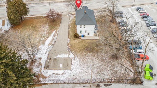 717 W SOUTH PARK AVENUE, Oshkosh, WI 54904