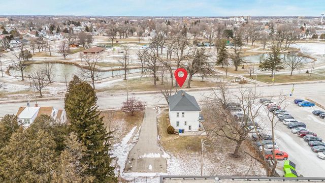 717 W SOUTH PARK AVENUE, Oshkosh, WI 54904