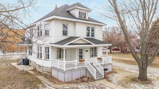 717 W SOUTH PARK AVENUE, Oshkosh, WI 54904