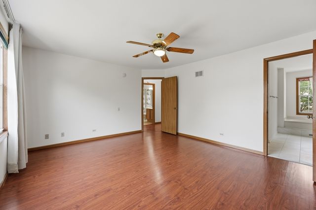 1404 W Sapphire Drive 1404, Hoffman Estates, IL 60192