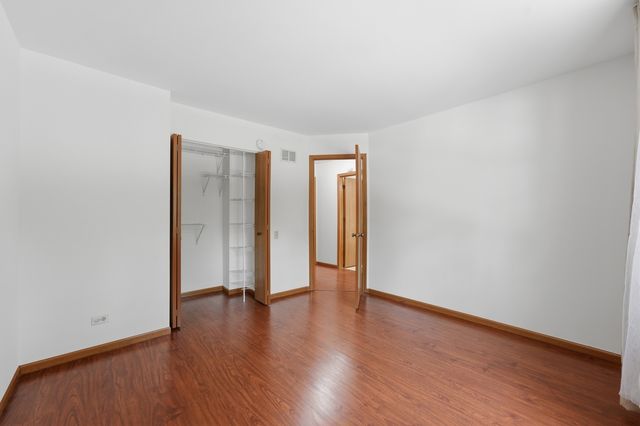 1404 W Sapphire Drive 1404, Hoffman Estates, IL 60192