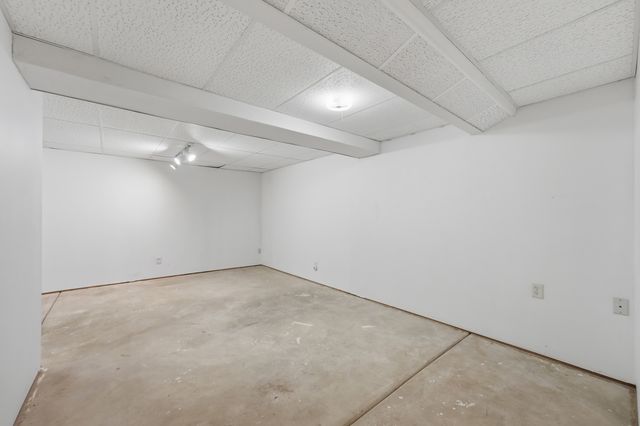 1404 W Sapphire Drive 1404, Hoffman Estates, IL 60192