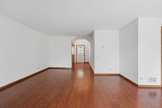 1404 W Sapphire Drive 1404, Hoffman Estates, IL 60192