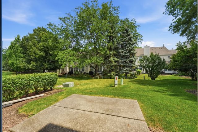 1404 W Sapphire Drive 1404, Hoffman Estates, IL 60192
