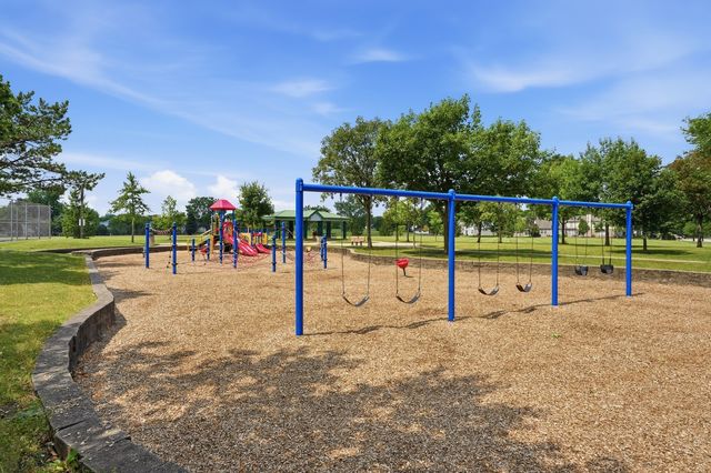 1404 W Sapphire Drive 1404, Hoffman Estates, IL 60192