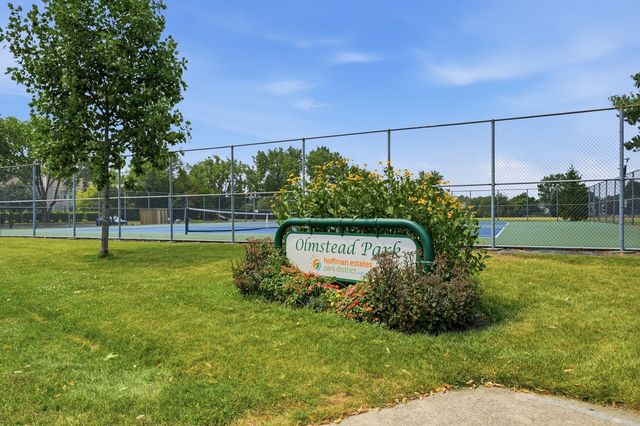 1404 W Sapphire Drive 1404, Hoffman Estates, IL 60192