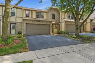 1404 W Sapphire Drive 1404, Hoffman Estates, IL 60192