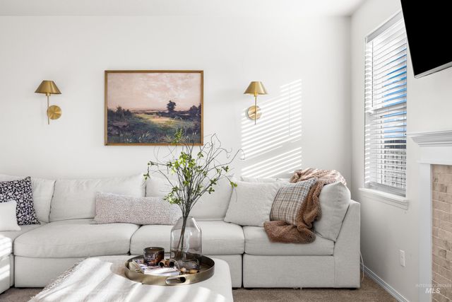 2413 W Foxglove Dr, Nampa, ID 83686