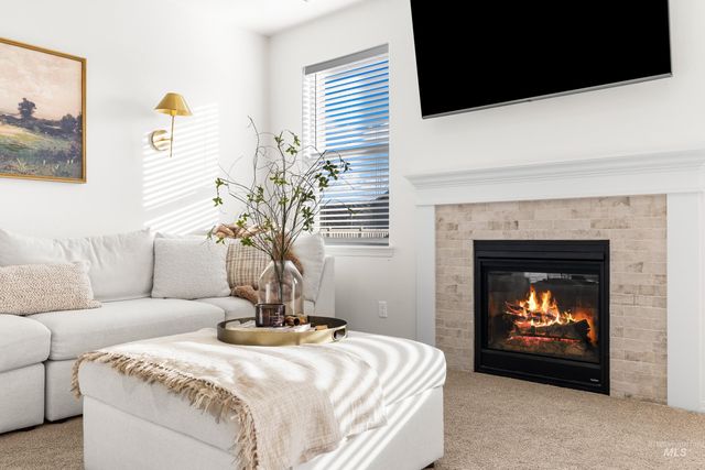 2413 W Foxglove Dr, Nampa, ID 83686