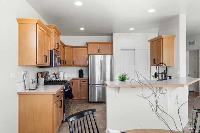 2413 W Foxglove Dr, Nampa, ID 83686