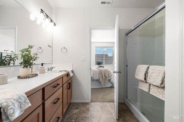 2413 W Foxglove Dr, Nampa, ID 83686