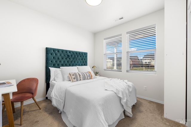 2413 W Foxglove Dr, Nampa, ID 83686