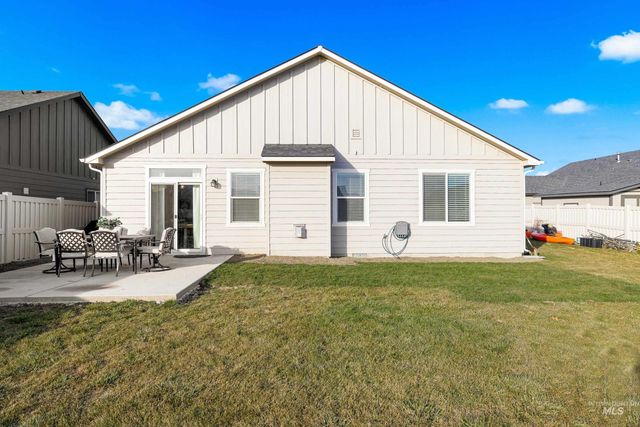 2413 W Foxglove Dr, Nampa, ID 83686