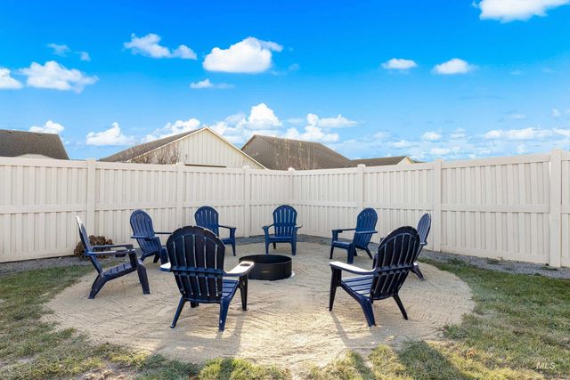 2413 W Foxglove Dr, Nampa, ID 83686