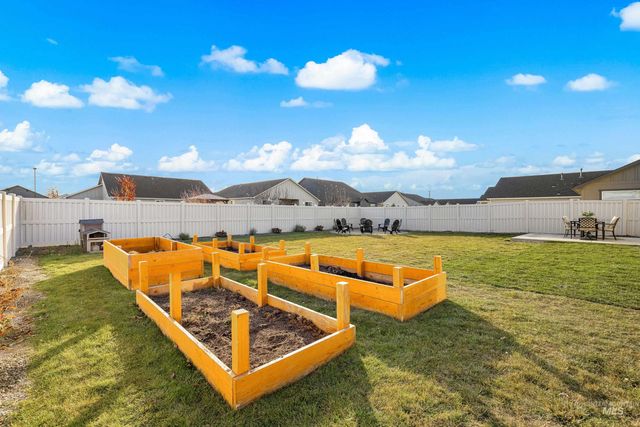 2413 W Foxglove Dr, Nampa, ID 83686