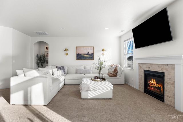 2413 W Foxglove Dr, Nampa, ID 83686