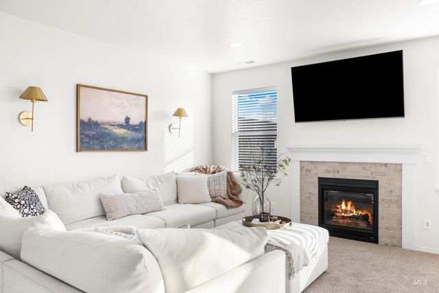 2413 W Foxglove Dr, Nampa, ID 83686