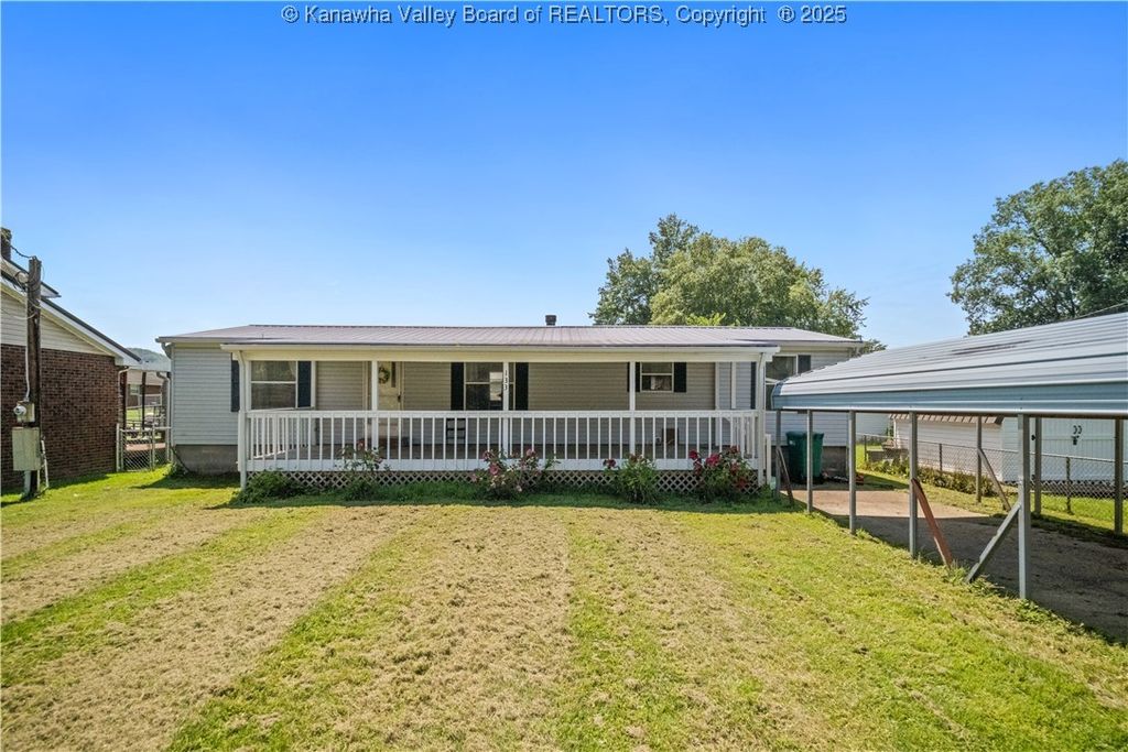 133 ROCKWOOD Drive, Bancroft, WV 25011