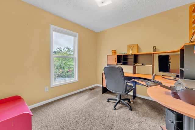 5609 Sandbrook Lane, Hilliard, OH 43026