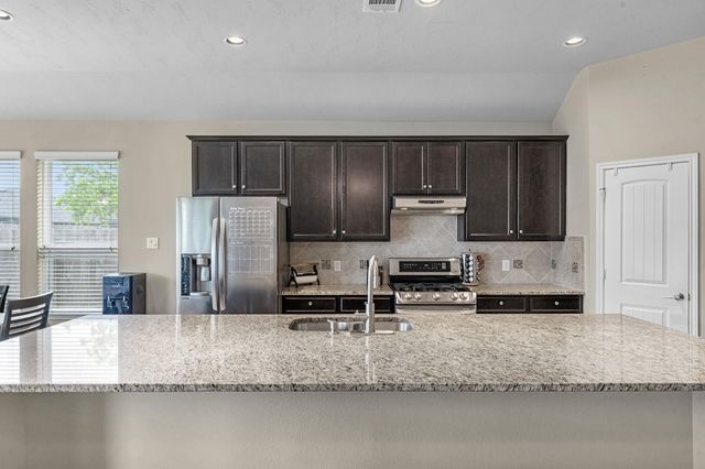 9706 Yellow Rose Drive, Texas City, TX 77591