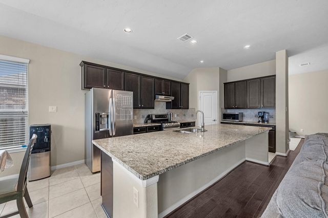 9706 Yellow Rose Drive, Texas City, TX 77591