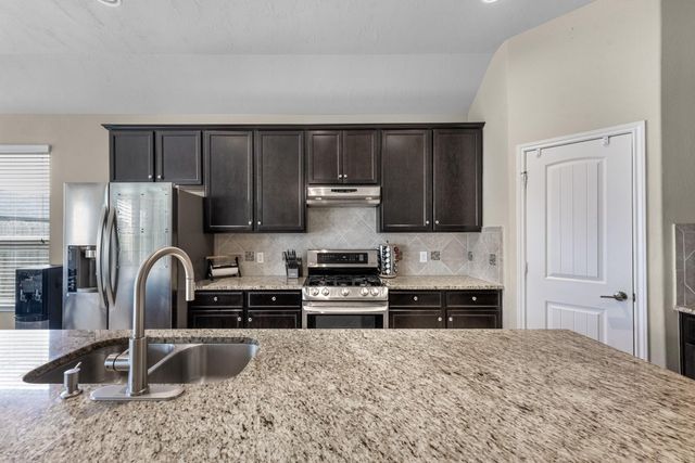 9706 Yellow Rose Drive, Texas City, TX 77591