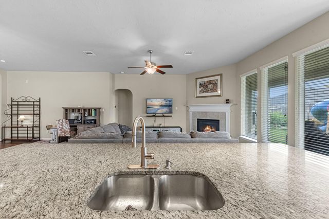 9706 Yellow Rose Drive, Texas City, TX 77591