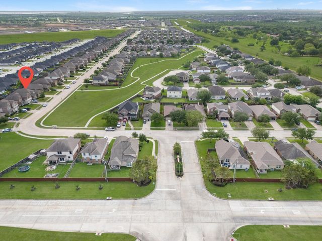 9706 Yellow Rose Drive, Texas City, TX 77591