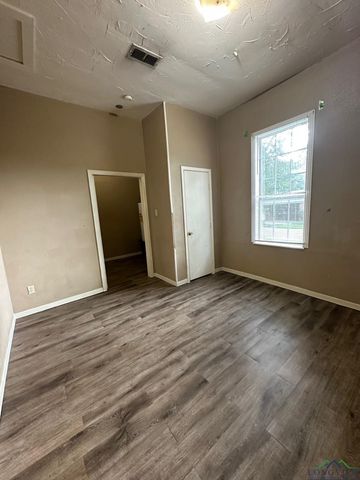 1204 Jenny St, Longview, TX 75604