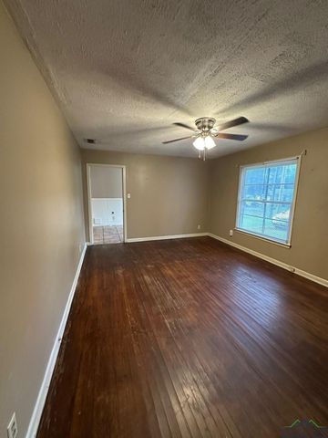 1204 Jenny St, Longview, TX 75604