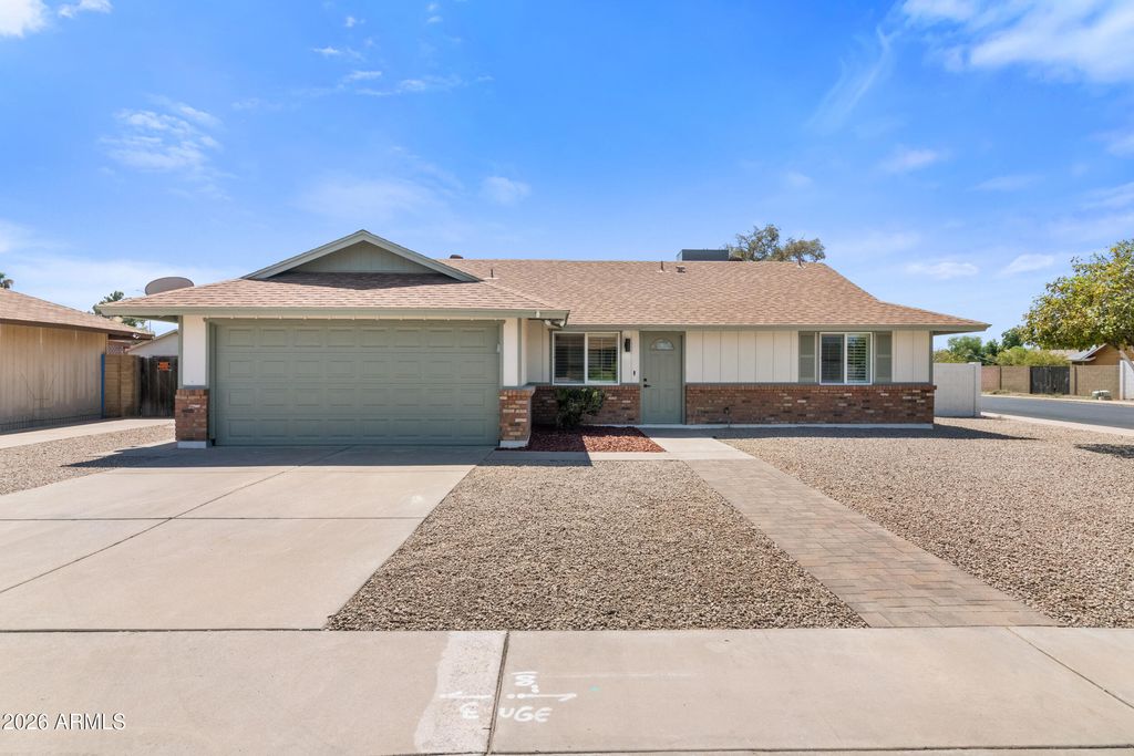 2205 E CATALINA Avenue, Mesa, AZ 85204 — photo 2
