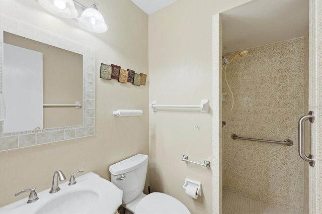 2809 SWIFTON DRIVE 4, Sarasota, FL 34231