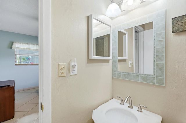 2809 SWIFTON DRIVE 4, Sarasota, FL 34231