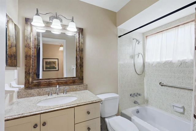 2809 SWIFTON DRIVE 4, Sarasota, FL 34231