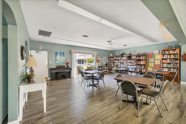 2809 SWIFTON DRIVE 4, Sarasota, FL 34231