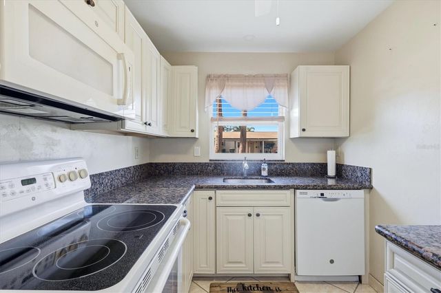 2809 SWIFTON DRIVE 4, Sarasota, FL 34231