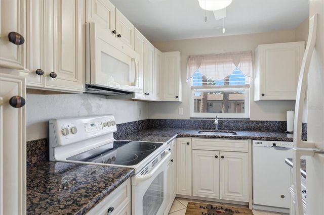 2809 SWIFTON DRIVE 4, Sarasota, FL 34231