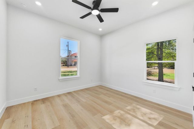 109 Kawainui LN, Bastrop, TX 78602